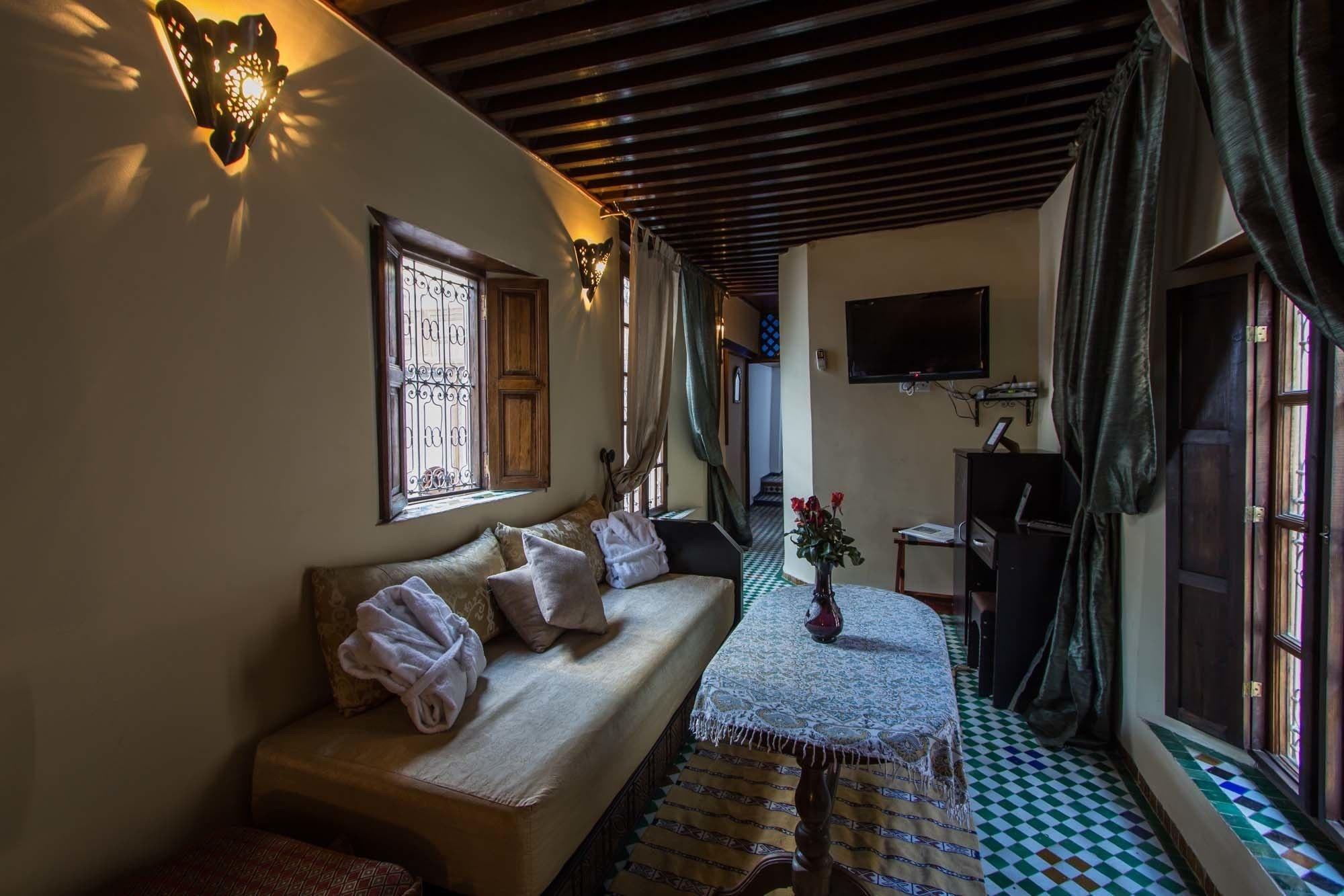 Riad Les Remparts De Фес Екстериор снимка