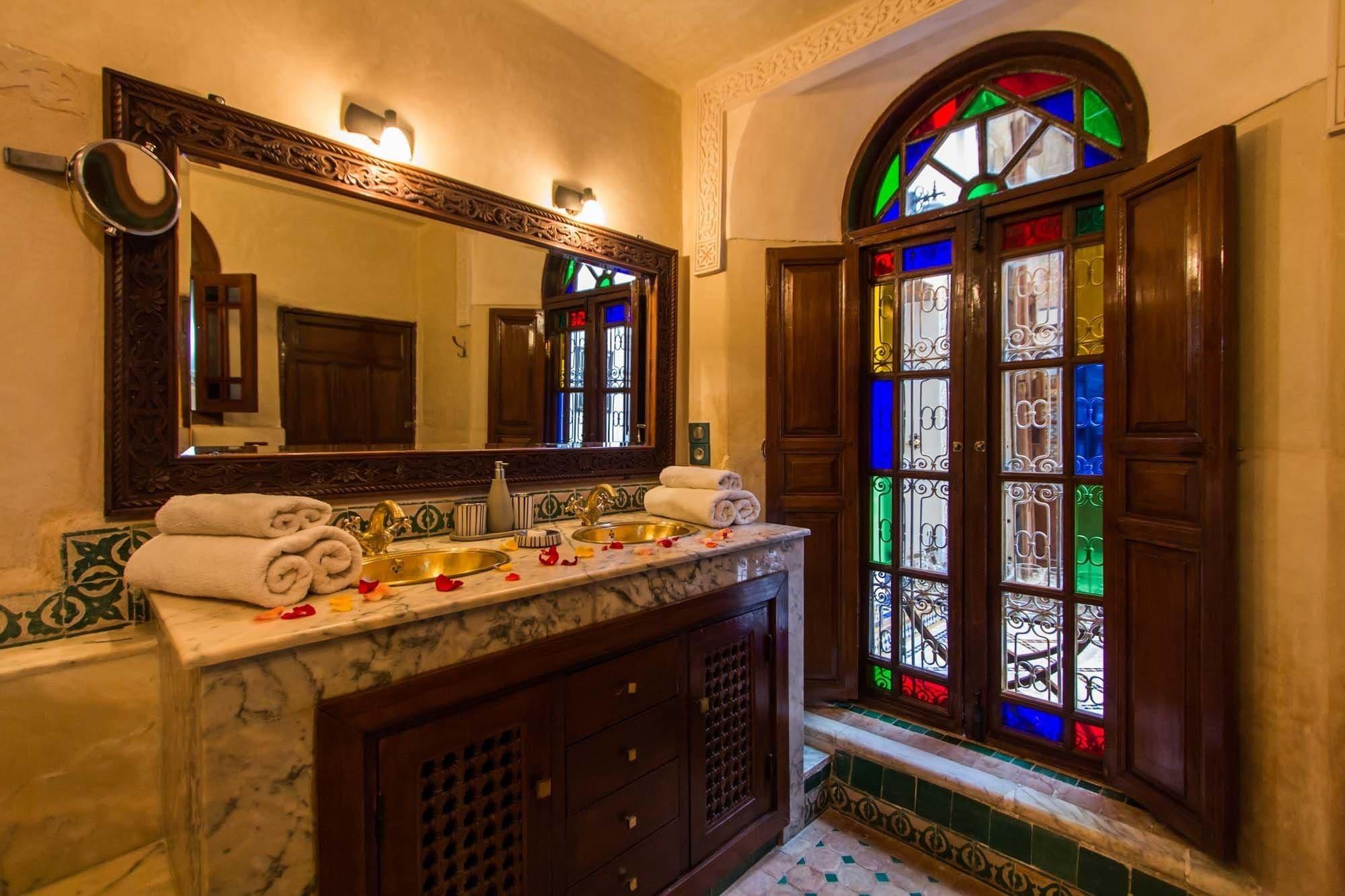 Riad Les Remparts De Фес Екстериор снимка