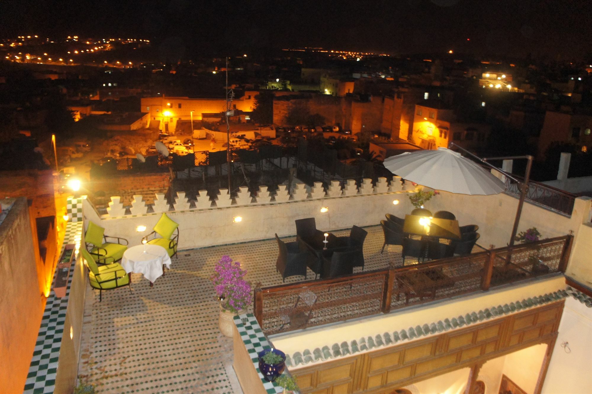 Riad Les Remparts De Фес Екстериор снимка