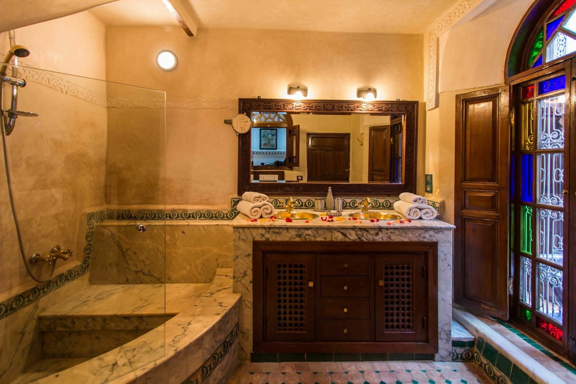 Riad Les Remparts De Фес Екстериор снимка