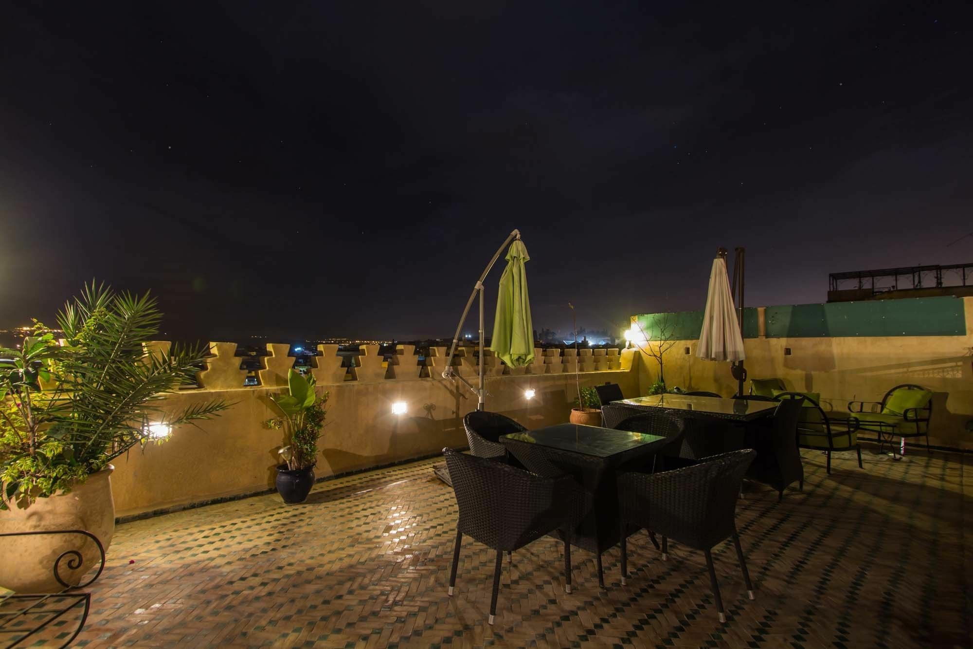 Riad Les Remparts De Фес Екстериор снимка